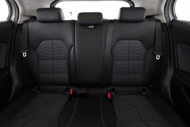 Mercedes Benz Gla image 2