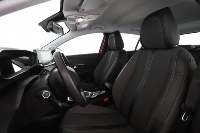 Peugeot 208 image 9