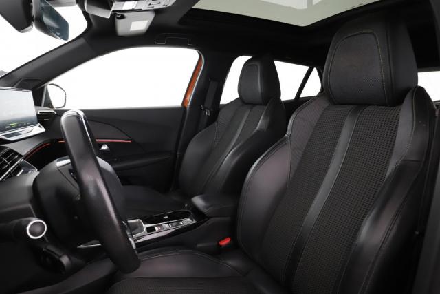 Peugeot 2008 image 8