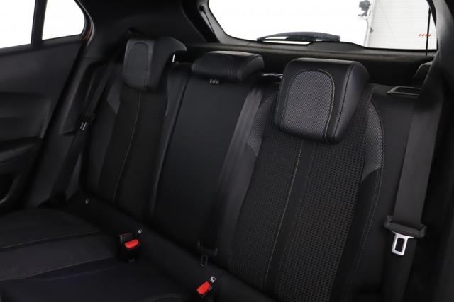 Peugeot 2008 image 1