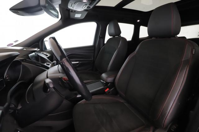 Ford Kuga image 4