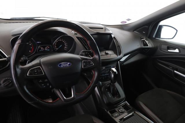 Ford Kuga image 3