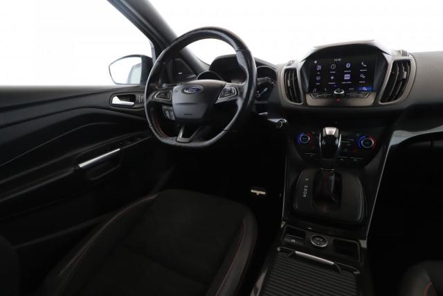 Ford Kuga image 2