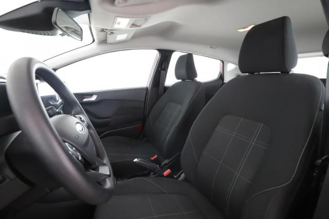 Ford Fiesta image 2