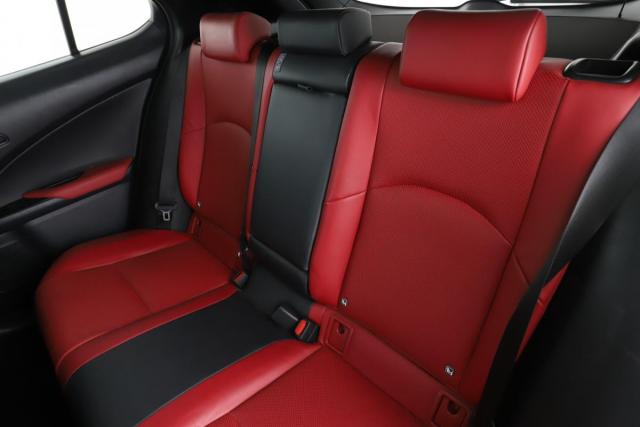 Lexus Ux image 7