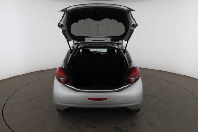 Peugeot 208 image 8