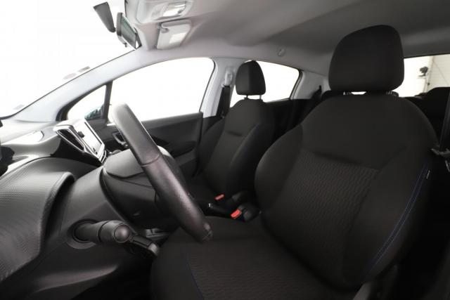 Peugeot 208 image 9