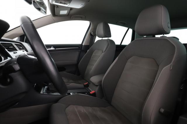 Volkswagen Golf image 8