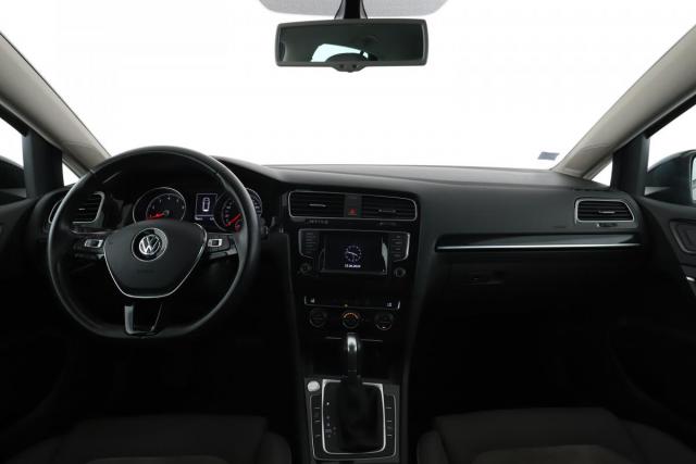 Volkswagen Golf image 9