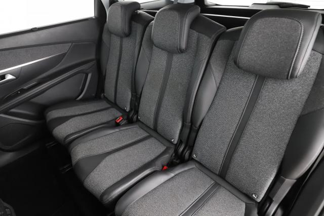 Peugeot 5008 image 2