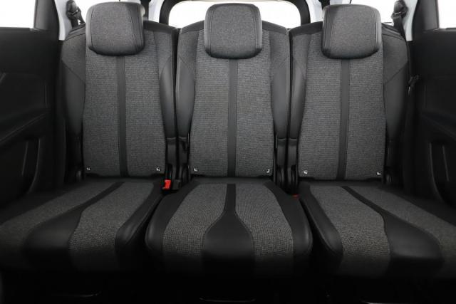 Peugeot 5008 image 1