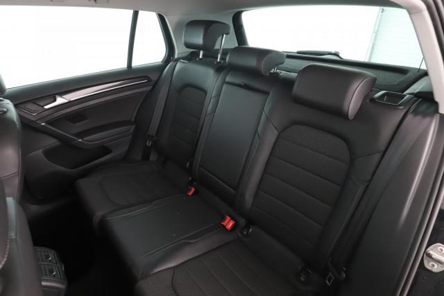 Volkswagen Golf image 2