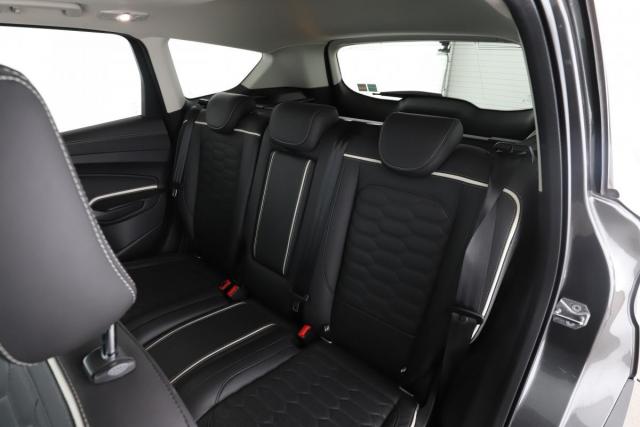 Ford Kuga image 4