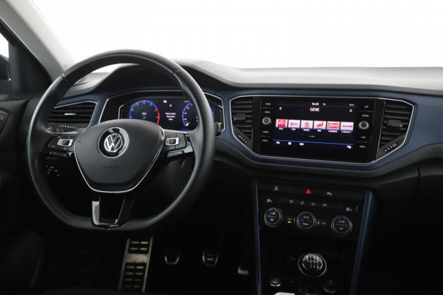 Volkswagen T-Roc image 6