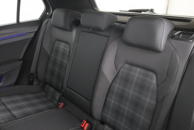 Volkswagen Golf image 6