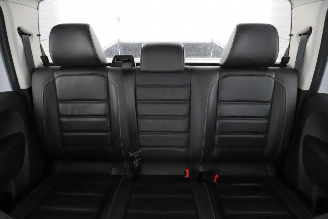 Volkswagen Amarok image 8