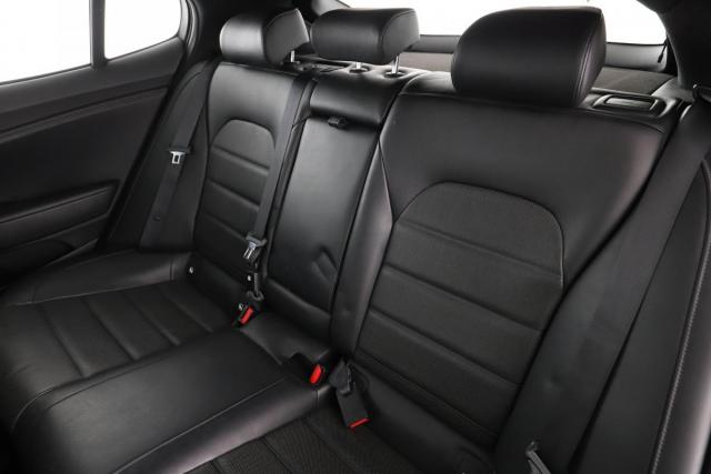 Kia Stinger image 7