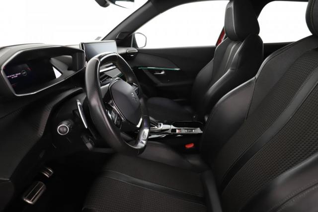 Peugeot 2008 image 2