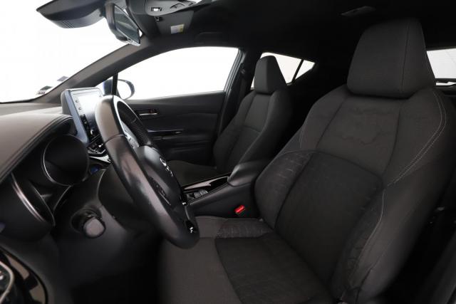 Toyota C-Hr image 1