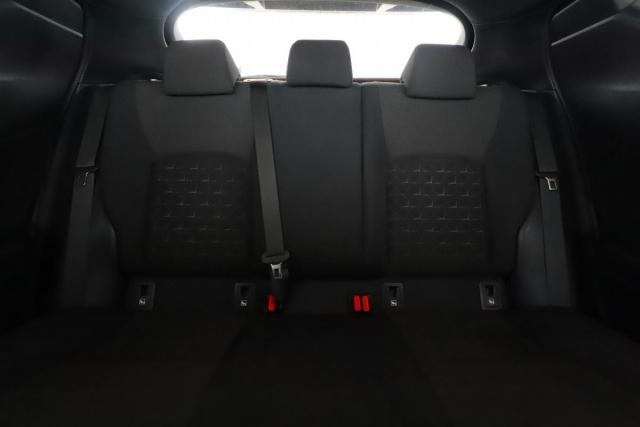Toyota C-Hr image 6