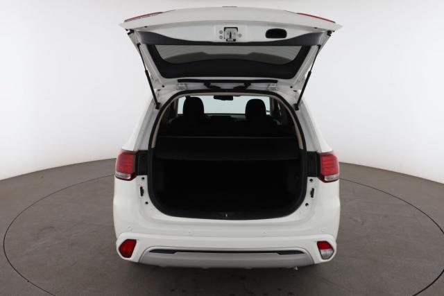 Mitsubishi Outlander image 5