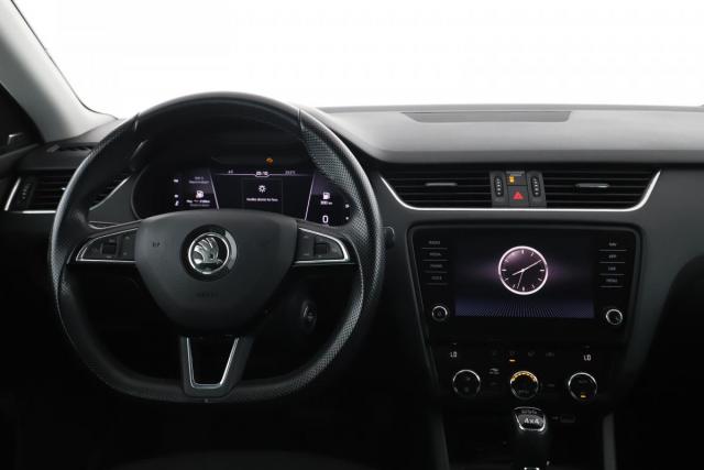 Skoda Octavia image 8