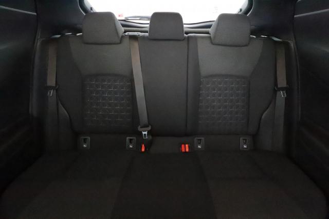 Toyota C-Hr image 2