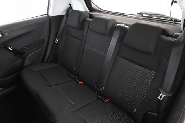 Peugeot 208 image 6