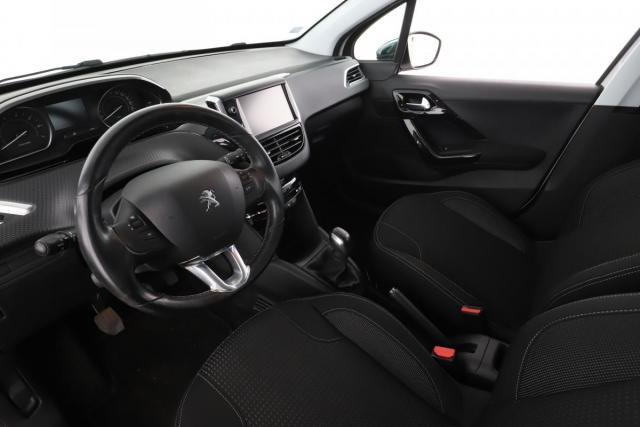 Peugeot 208 image 4