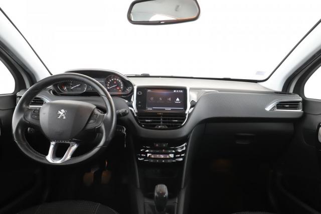 Peugeot 208 image 9