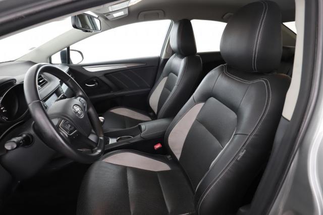 Toyota Avensis image 5