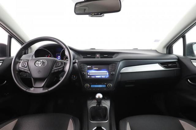 Toyota Avensis image 9