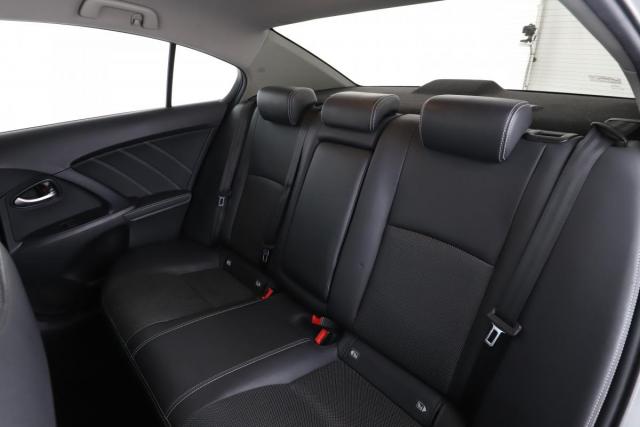 Toyota Avensis image 6