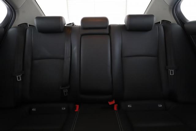 Toyota Avensis image 4