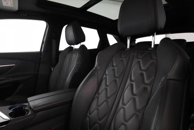 Peugeot 3008 image 3