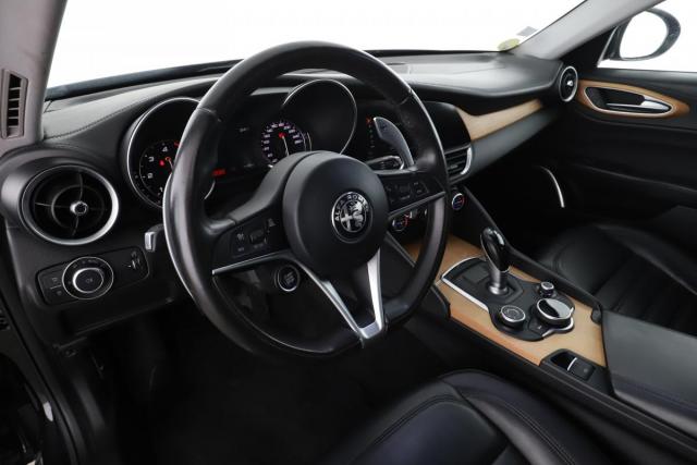 Alfa Romeo Giulia image 3