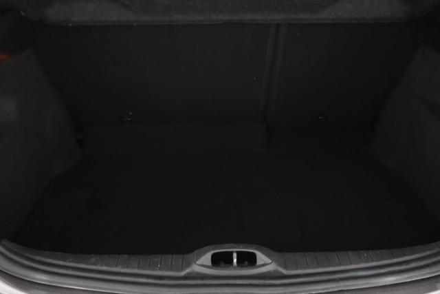 Peugeot 208 image 2