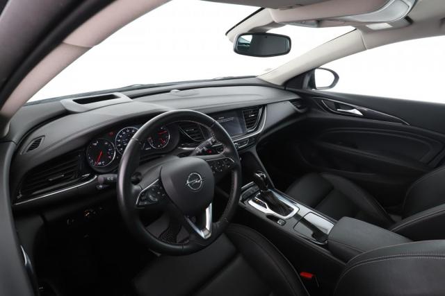 Opel Insignia Sports Tourer image 1