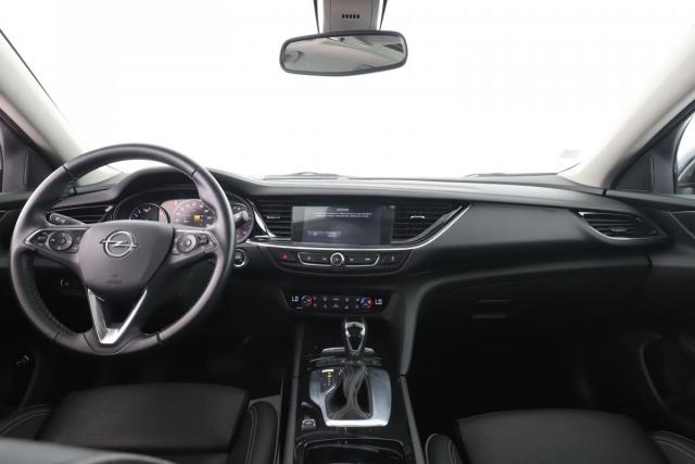 Opel Insignia Sports Tourer image 4