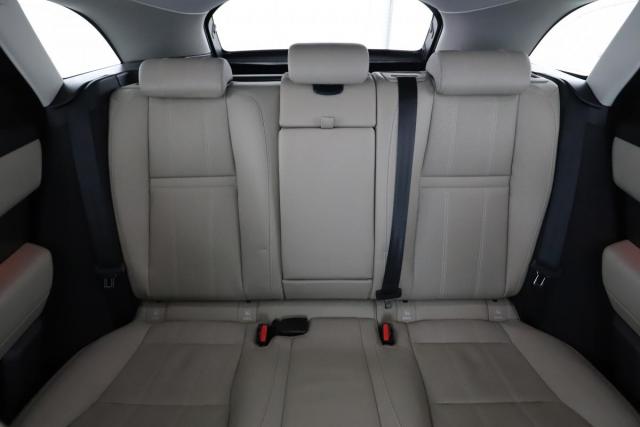 Land Rover Range Rover Velar image 7