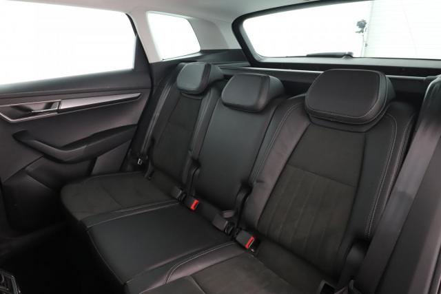 Skoda Karoq image 5