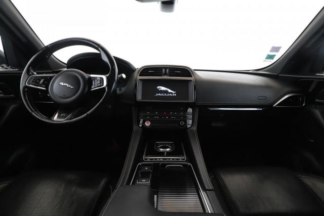 Jaguar F-Pace image 6