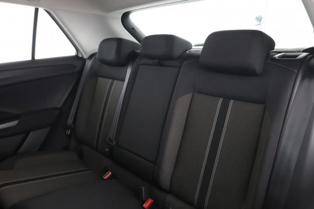 Volkswagen T-Roc image 9