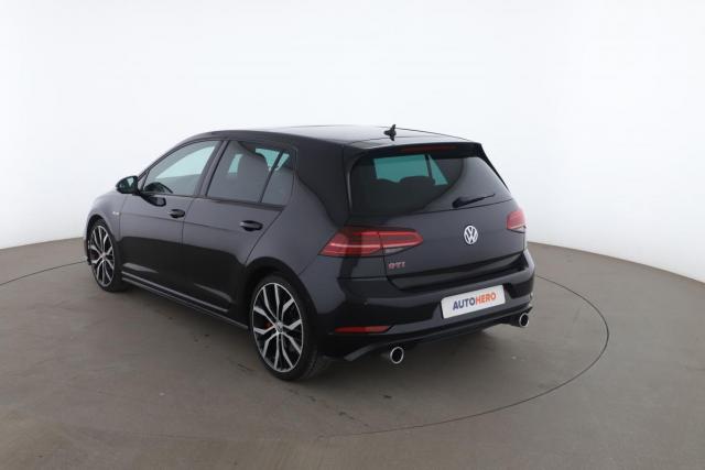 Volkswagen Golf image 9
