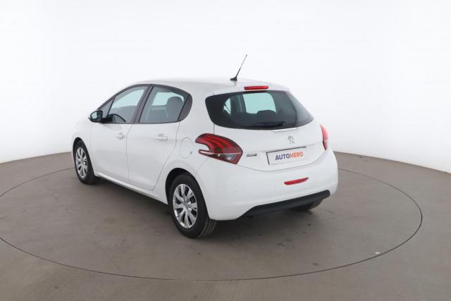 Peugeot 208 image 1