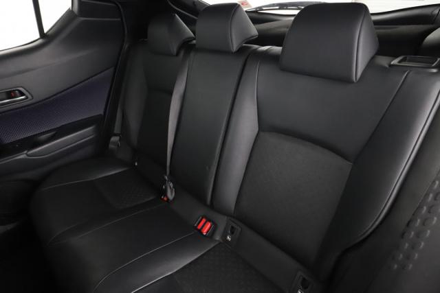 Toyota C-Hr image 6