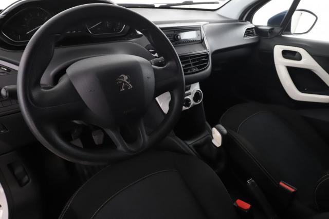Peugeot 208 image 7