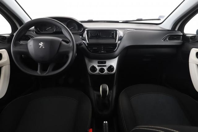 Peugeot 208 image 6