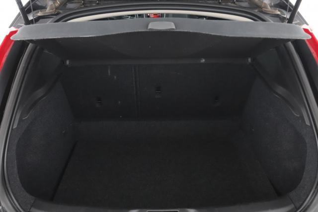 Volvo V40 image 1