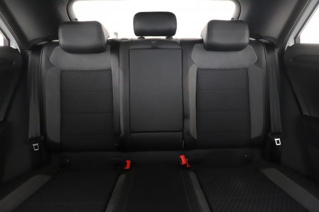Volkswagen T-Roc image 9